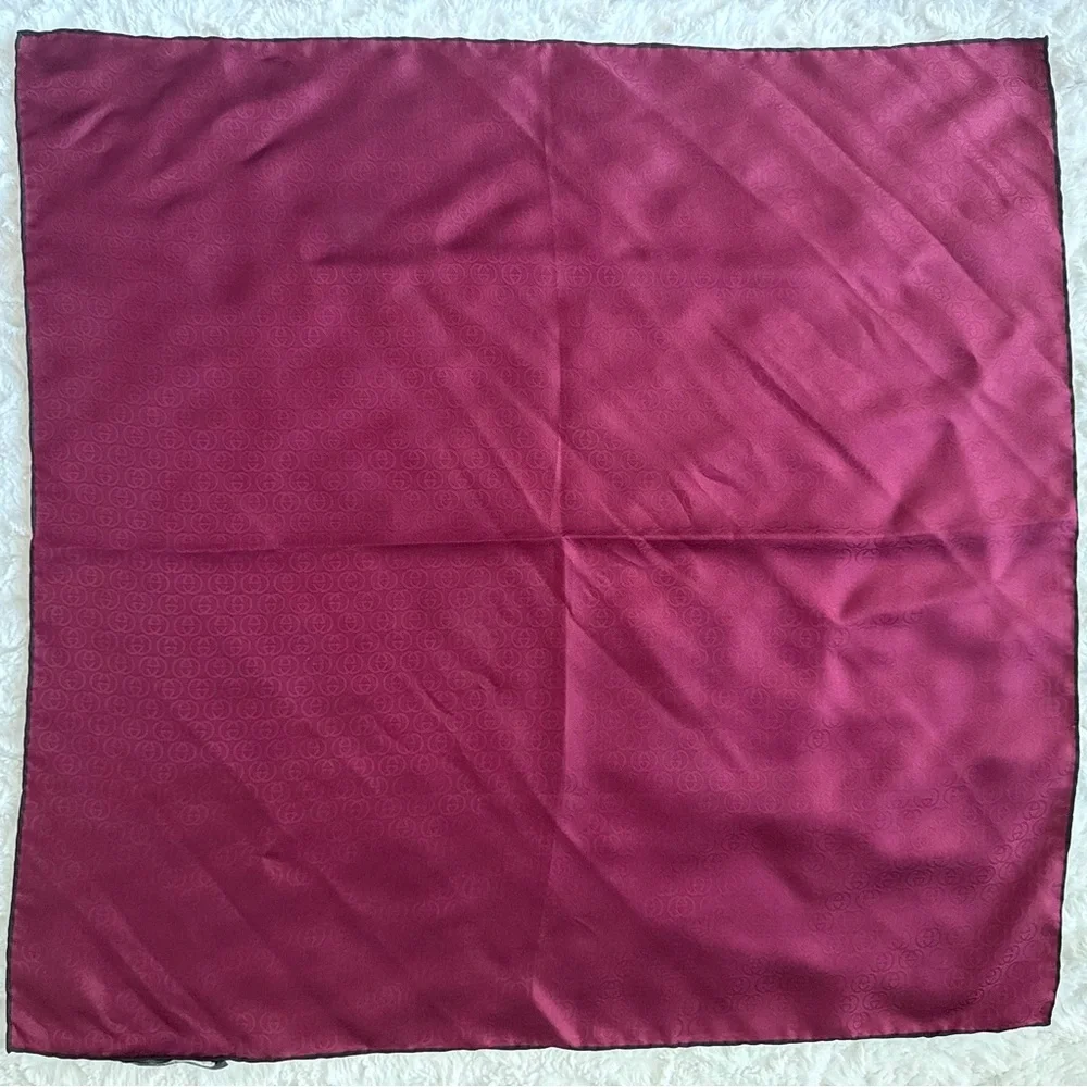 GUCCI Monogram Silk Scarf Burgundy - Picture 2 of 10